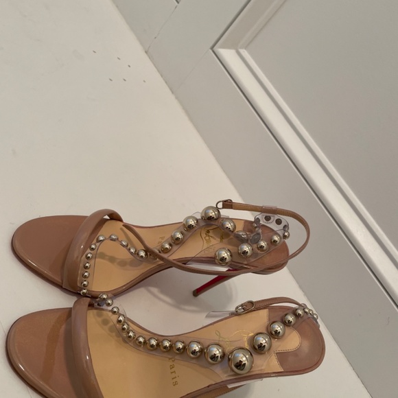 Christian Louboutin - Picture 3 of 6